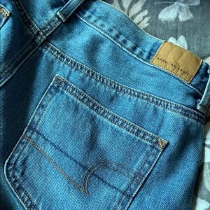 American Eagle mom style jean shorts